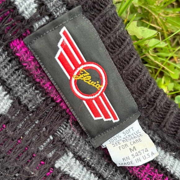 Vtg Fluid Knit Pullover Sweater Sz Medium Geometric Black Gray Magenta Made USA - Picture 4 of 5